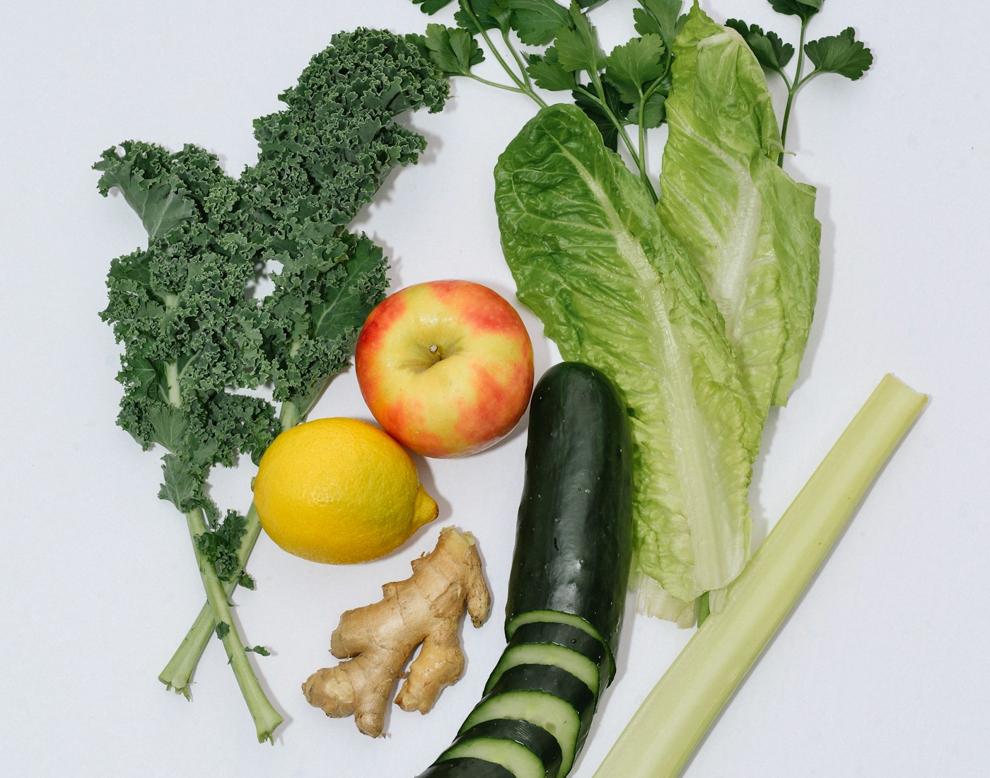 Selección de frutas y verduras frescas para una alimentación saludable